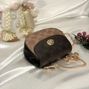 Coach | Bags | Coach Turnlock Card Case In Blocked Signature